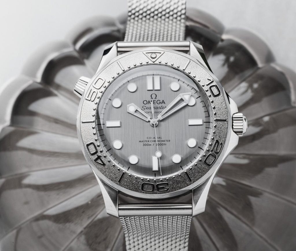 The New UK AAA Replica Omega Seamaster Diver 300M With A Steel Dial And Titanium Bezel